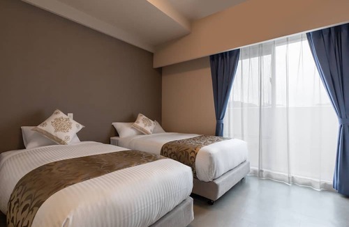 Chatan Hotel | Mr.KINJO in GRAND BLUE CHATAN