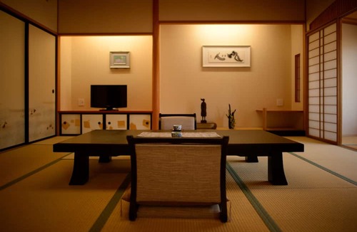 Iizaka House | Surikamitei Ohtori