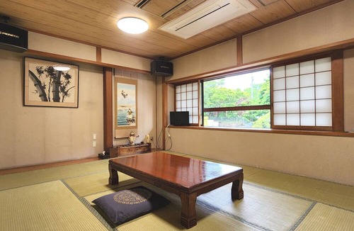 Enakyo House | Ena Toutaro