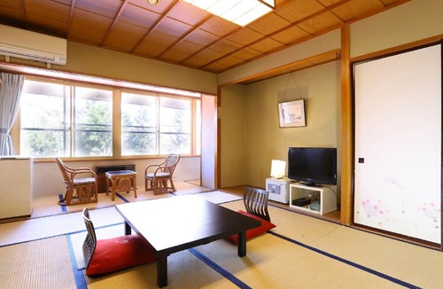 Yudanaka Shibu Onsen Hotel | Hotel Housei