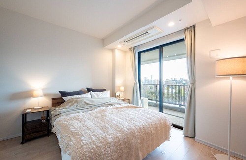Shirokane Apartment | Tokyo luxurious 17th floor 2BR apartment. Monthly Rental.