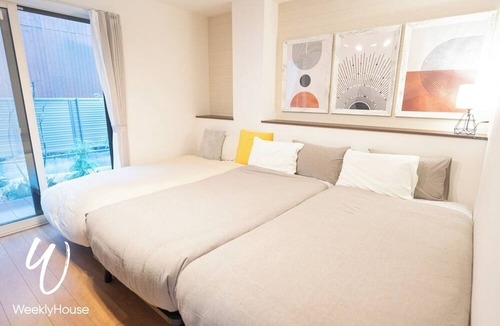 Otsu Hotel | Twin bed roomYou can cook and do laundryEquipped with a 60inch large screen TV/Otsu Shiga