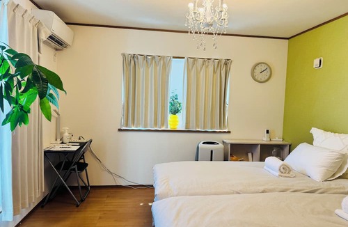 Machida House | A newly built ryokan in the western suburbs of Tokyo, 1 km from Tama Art University, 4 stations from Sanrio Puroland, 30 min. to Mt. Takao by car, 1 hr. to Mt! You can taste the deep Tokyo life!