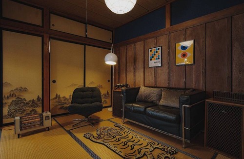 Shimo-yoshida House | Convenient and stylish City Pop inspired retreat at the foot of Mt.Fuji!