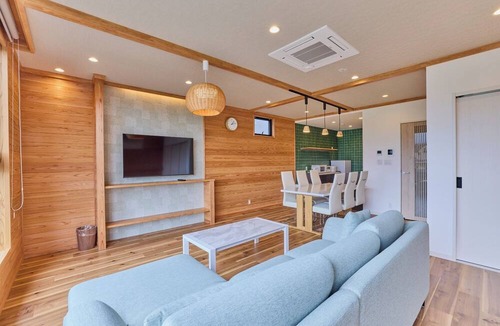 Fujikawaguchiko House | A newly built villa with a jacuzzi where you can s/Minamitsuru-gun Yamanashi