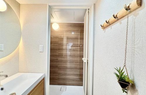 Yushima Hotel | 都心罕见 地铁1分钟 上野超豪华三床双卧套房Ydob 适合6人上野公园3分钟 位置绝佳 免费wifi Dyson吹风机