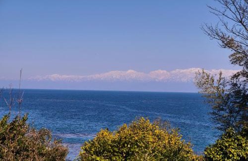 Himi Hotel | 旅館青柳 海越し立山連峰の雪山絶景で休もう