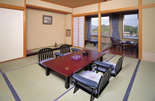 Toba Hotel | Kochoran
