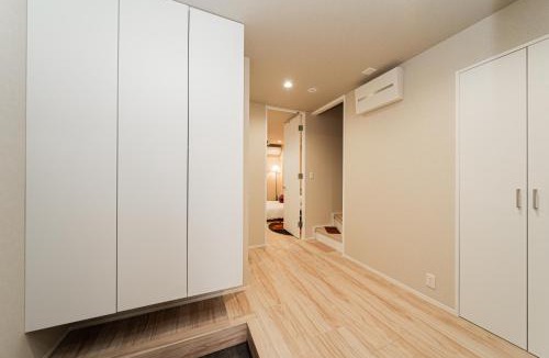 Honkomagome Villa | Promotion 東京中心 超大别墅 全新装修3层楼独栋别墅 家的感觉 4卧室1厅 最大9人Brand new 3-story detached villa with a homey feel 4rooms max 9P 近商圈 设备齐全 直达新宿 银座 涉谷 上野 表参道 品川
