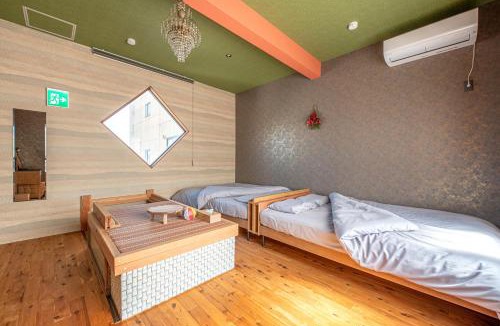 Okazaki Apartment | 城下町ステイ岡崎OkazakiCastleView 岡崎城を一望 テラス付和モダン1LDK 85インチTV 最大6名
