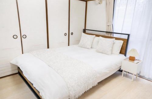 Toshima Apartment | 102Room,Free Parking Only 1 Stop from Ikebukuro Entire 33m on 1st Floor 2 Bedrooms for up to 6 Guests 3Minute Walk to Don Quijote