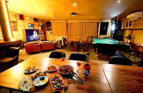 Yuzawa-machi Hostel | Max 29ppl, Entire Villa, Darts & Billiards & Karaoke, 5 Parking, Near Ski Resort