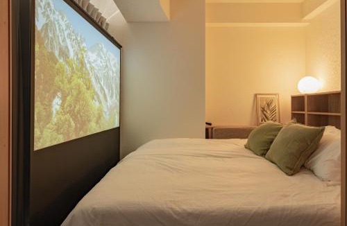 Chinatown Apartment | SHIKA HOME Yokohama Chinatown King Bed Projector PS4 Kitchen Washer