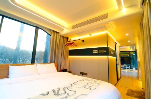 Yufu Hotel | space-vessel基地