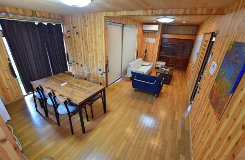 Tsuru House | コテージ鹿留スマプロハウス ペットと泊まれる一棟貸し 富士急まで20分 2階建て3LDK最大8名 Wi-Fi完備