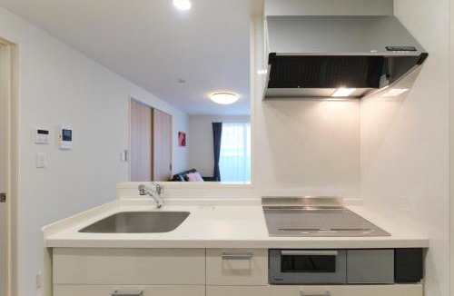Shimokitazawa Apartment | Victoria 下北沢 by Tranova