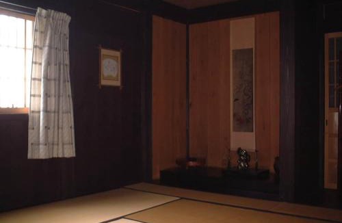Ainokura House | Minshuku Yomoshirou