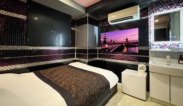 Hotel Amethyst