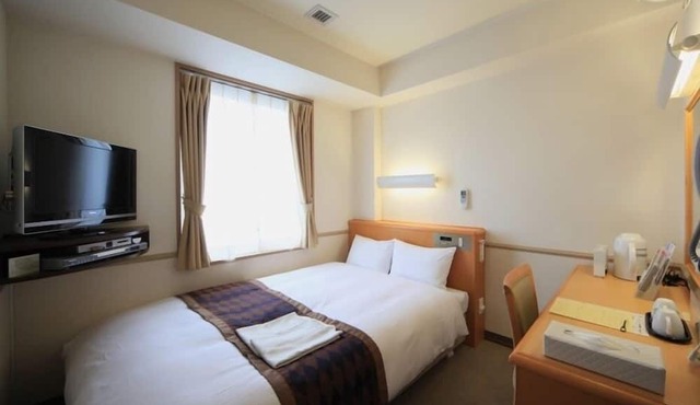 HOTEL CROWN HILLS TSUCHIURAEKIHIGASHI