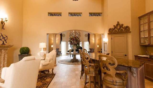 Sunhills Hotel