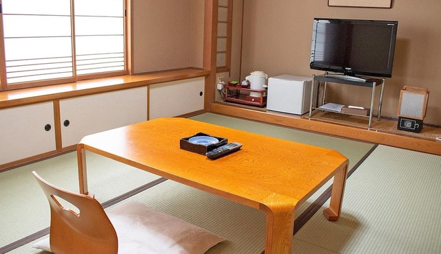 Free WiFi throughout Japanesestyle room with 6 tatami mats / Echizen Fukui