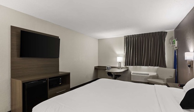Red Lion Inn & Suites Caseyville in Caseyville