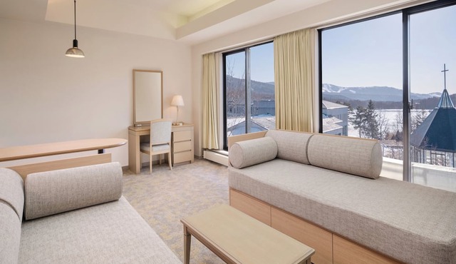 TATESHINA LAKE RESORT