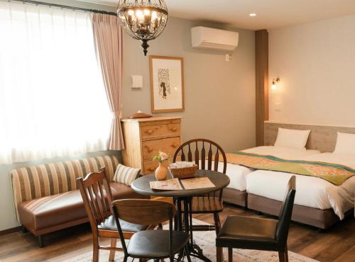 7 Rooms Hotel & Cafe - ディズニーと空港までバス1本 - 全室キッチン付き